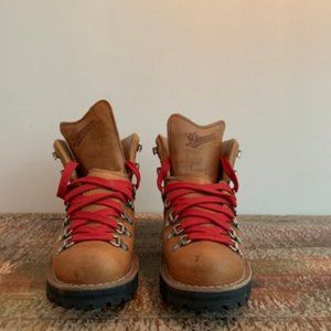 Danner Mountain Light Cascade Size 6.5